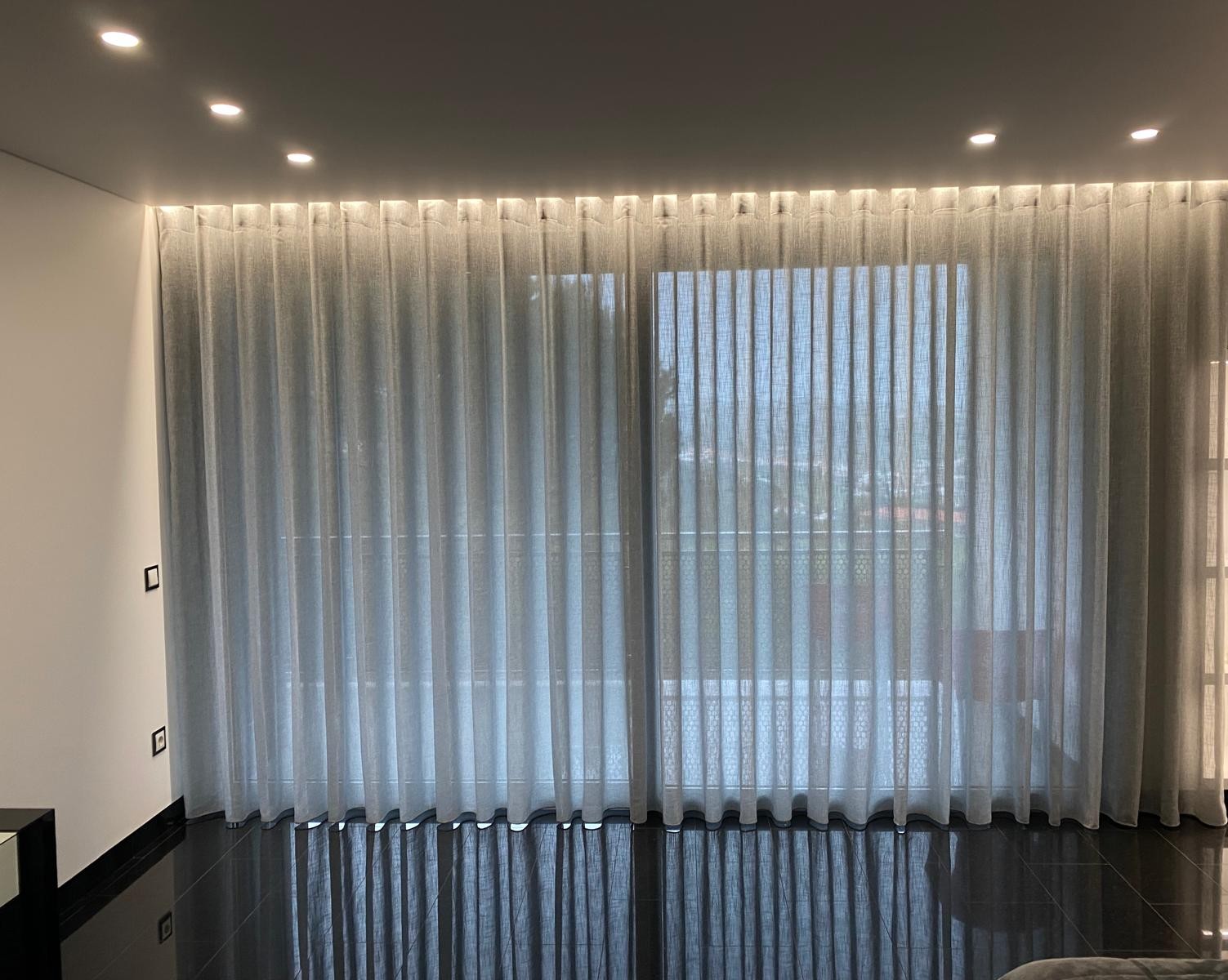 Projeto de design de interiores FC Decor - Ambiente comercial elegante